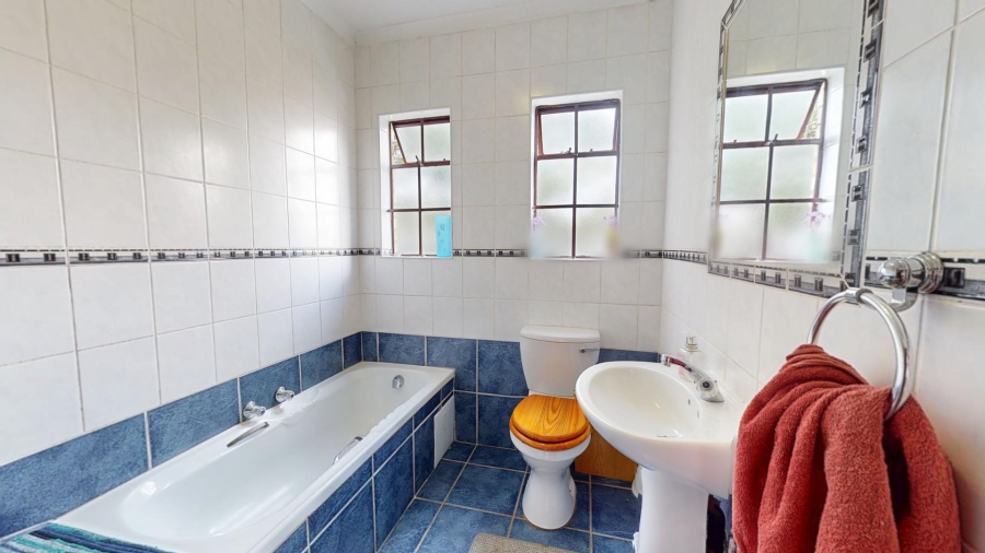 5 Bedroom Property for Sale in Mooivallei Park North West